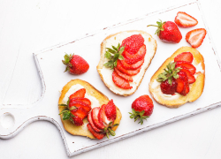 Strawberry and Goat Cheese Bruschetta